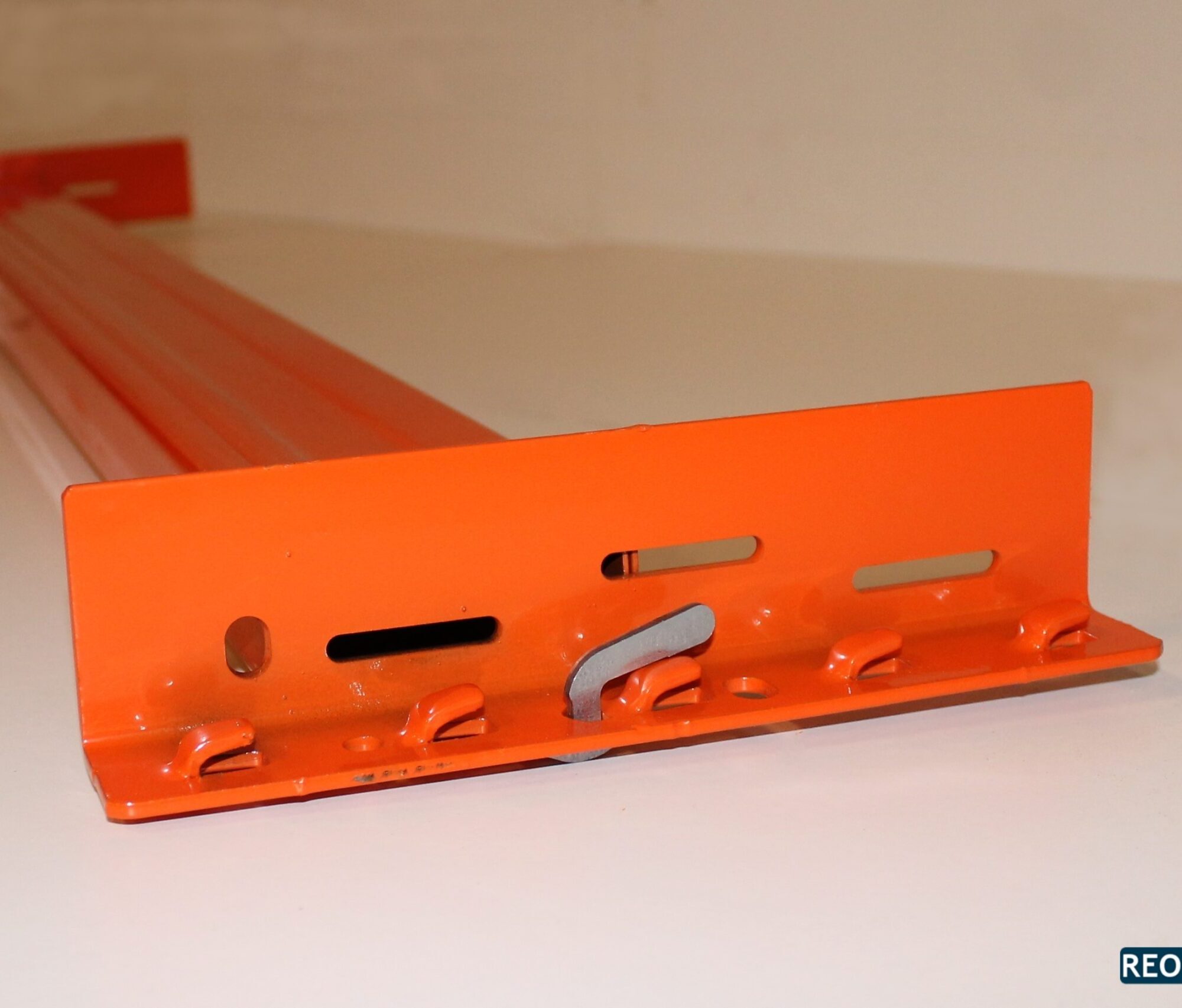 EUS reolbjælke 1200x85mm