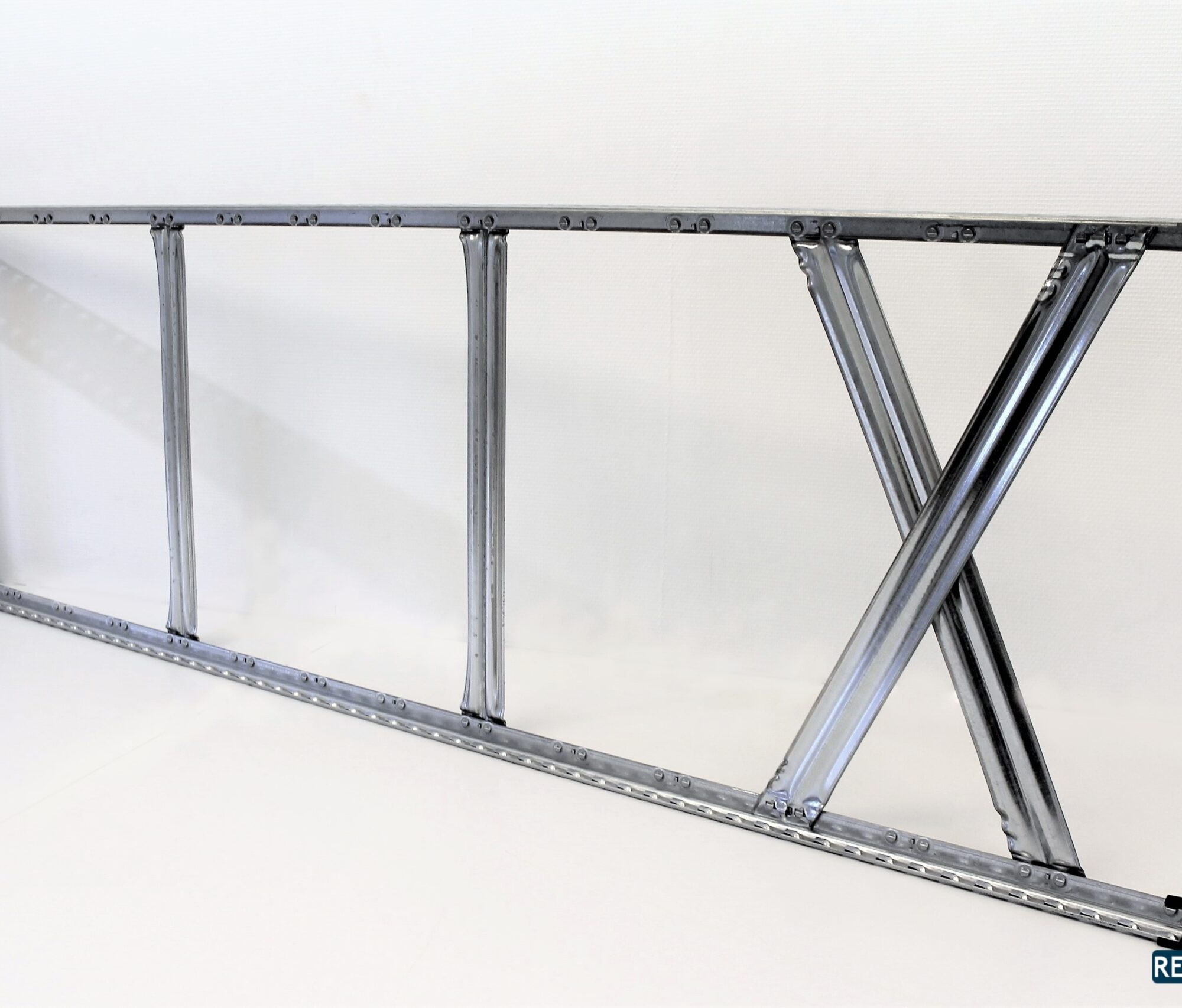 Supersnild reolstige på 2000x600mm