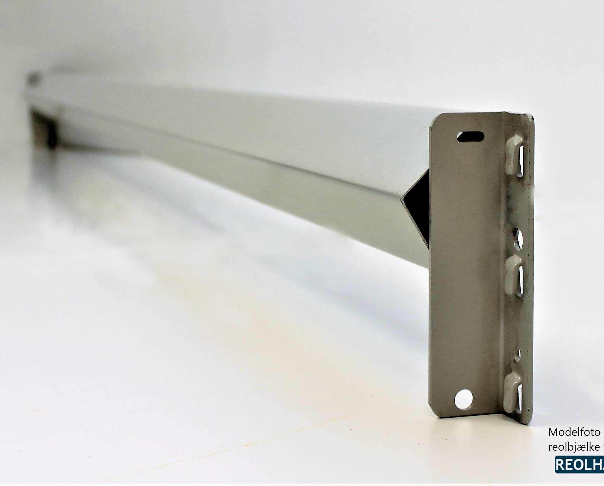 Letfransk reolbjælke til dæk 2000x45mm