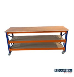 Orange reol med hjul