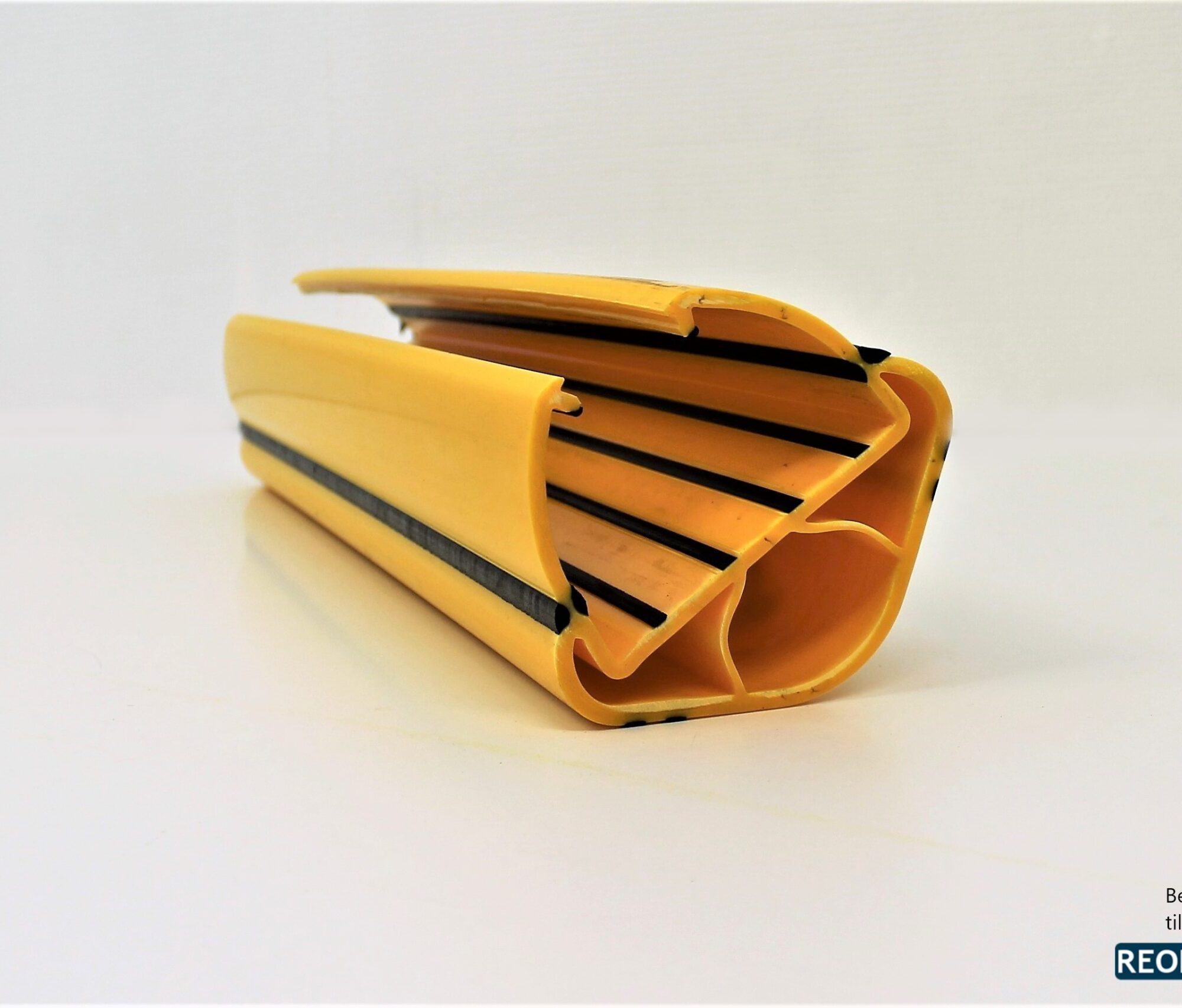 Benbeskytter i plast til pallereol