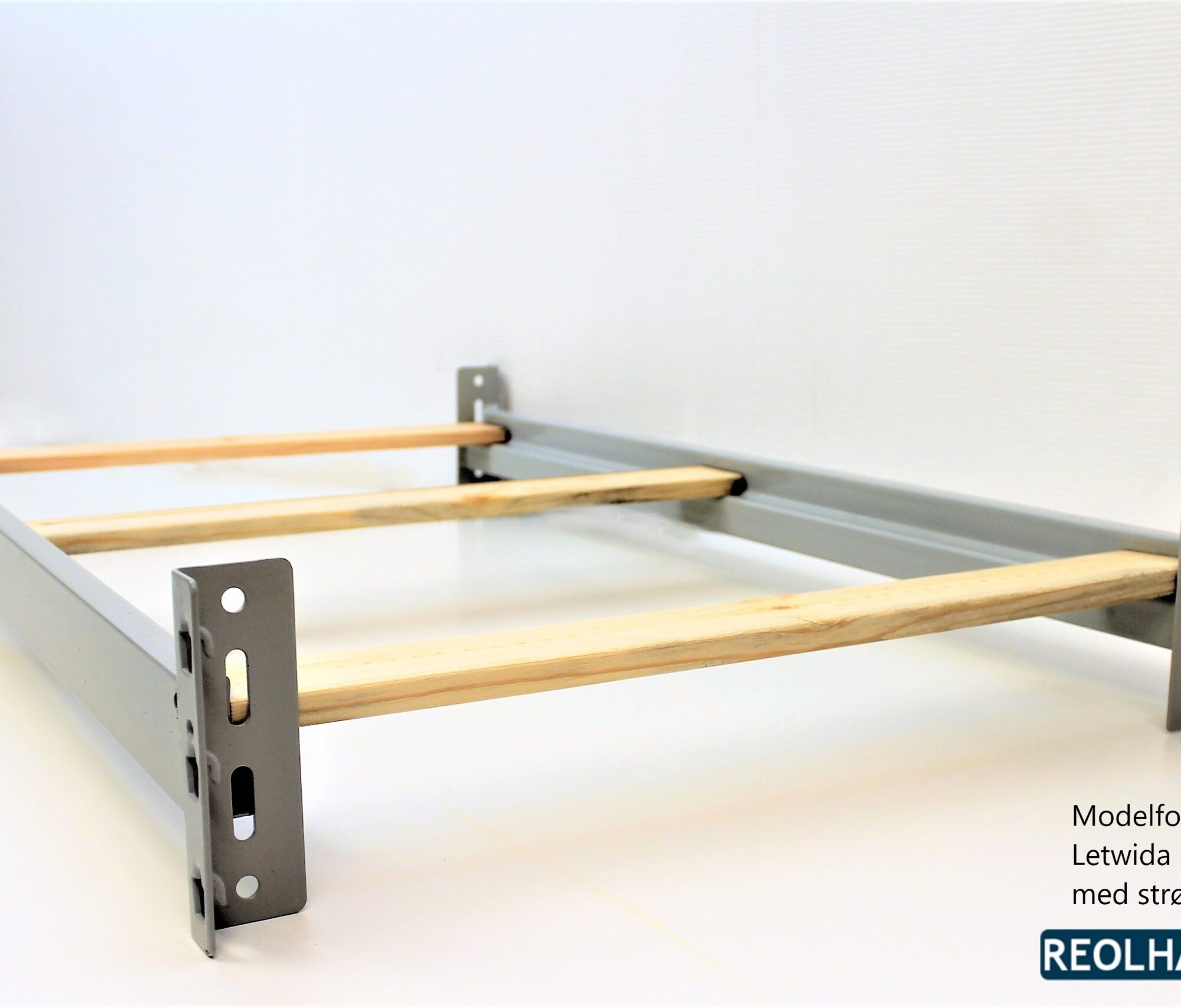 Letwida lys grå reolbjælke med strøer