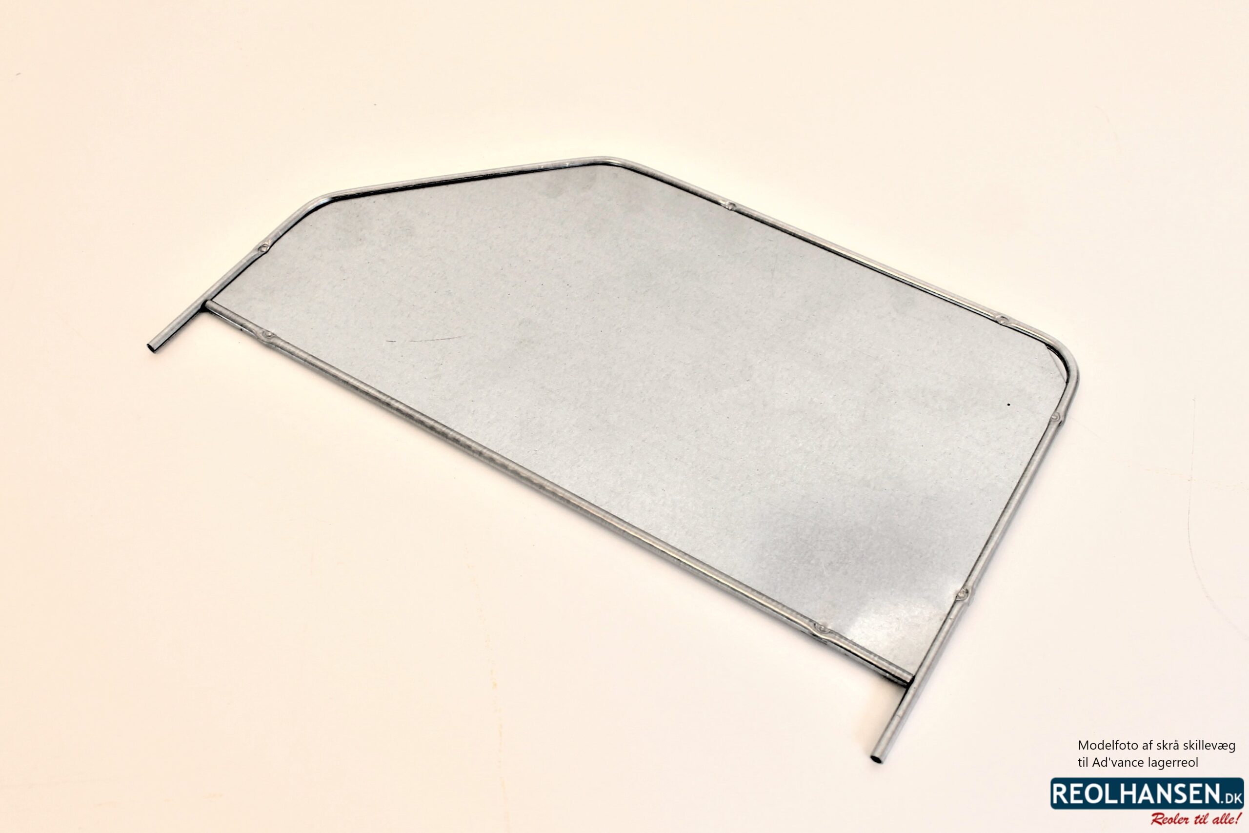 skrå skillevæg til Ad'vance lagerreol hylde.