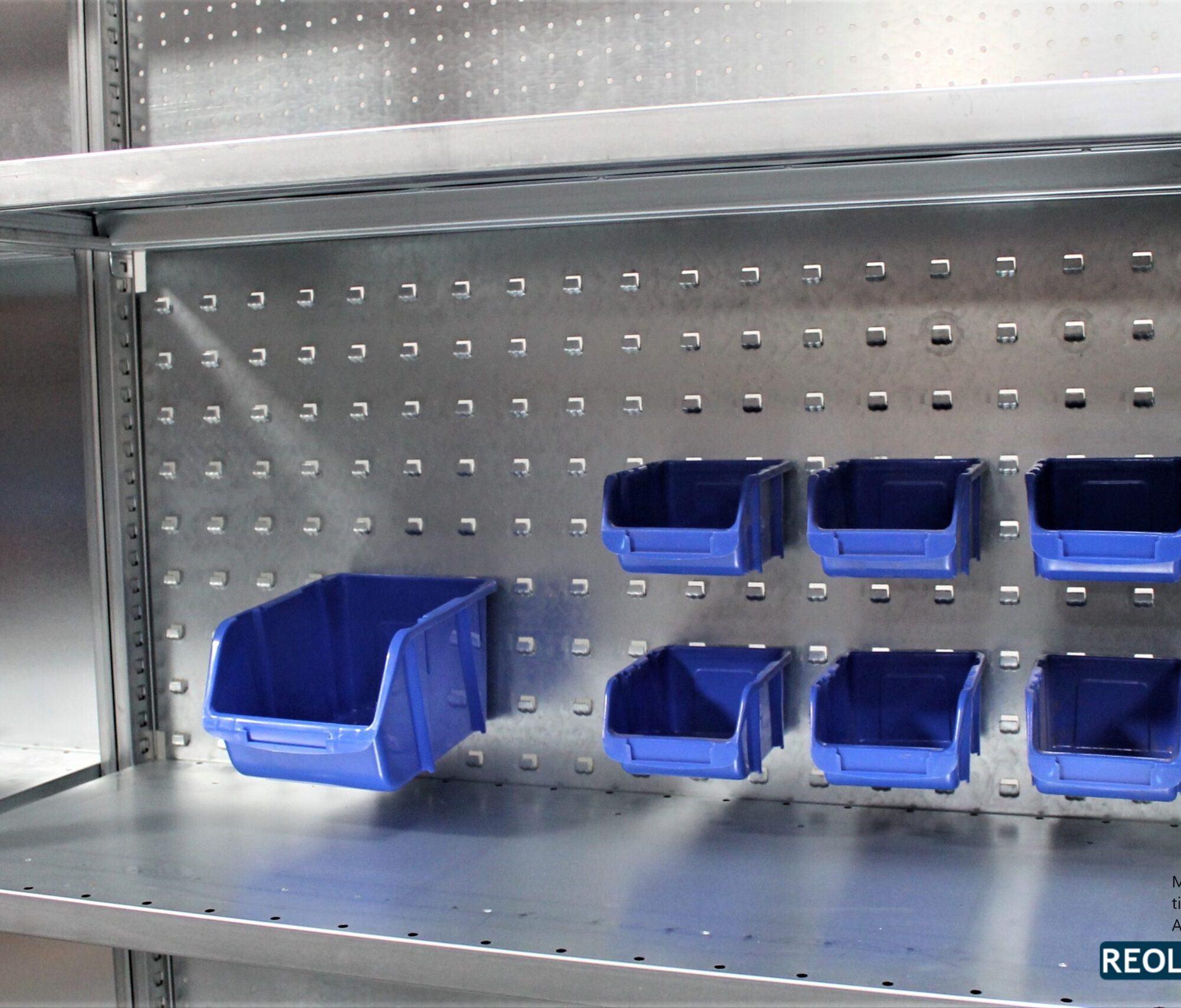 Bagvæg til plastkasser til Ad'vance lagerreol