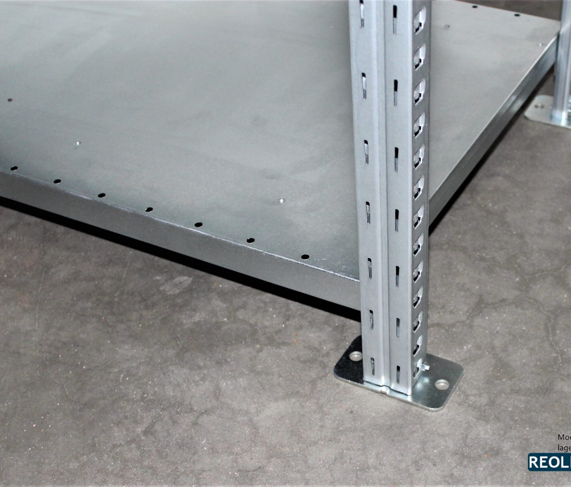 Ad'vance lagerreol med metalfod