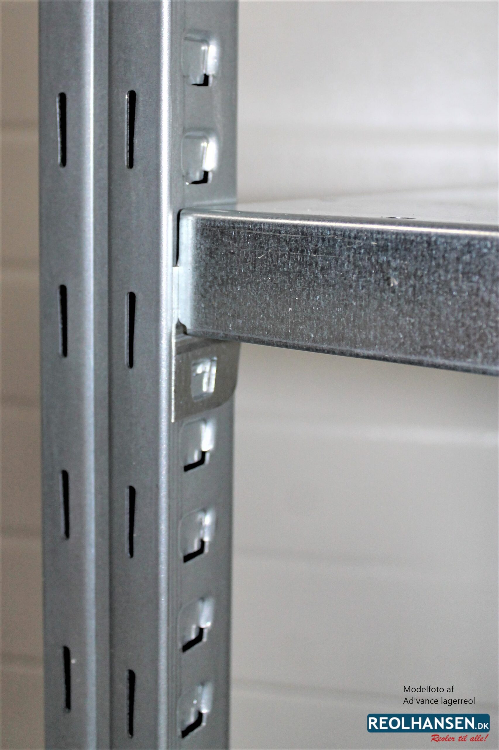 Ad'vance stigeben med hylde