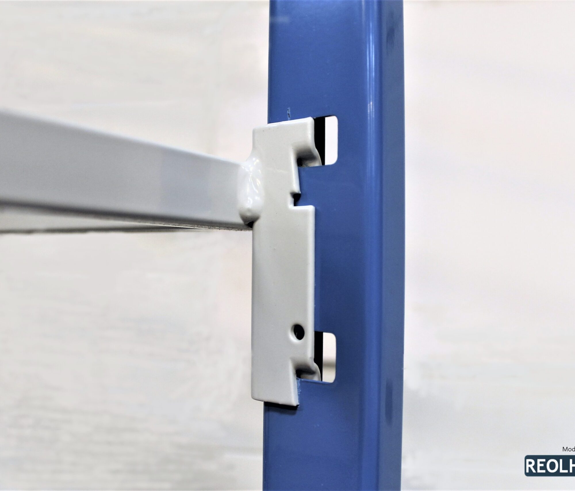 Hylde monteret på stigeben til Flip lagerreol