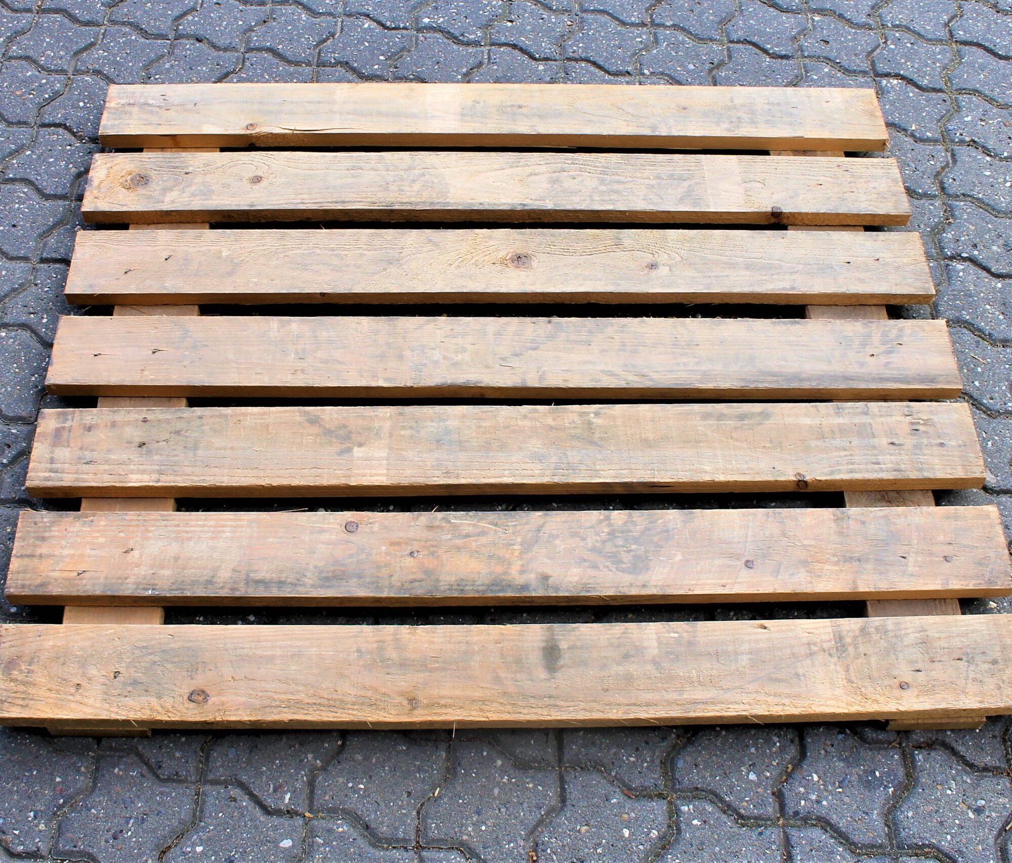 Brugt nedfaldsbeskyttelse i træ på 1060x900mm