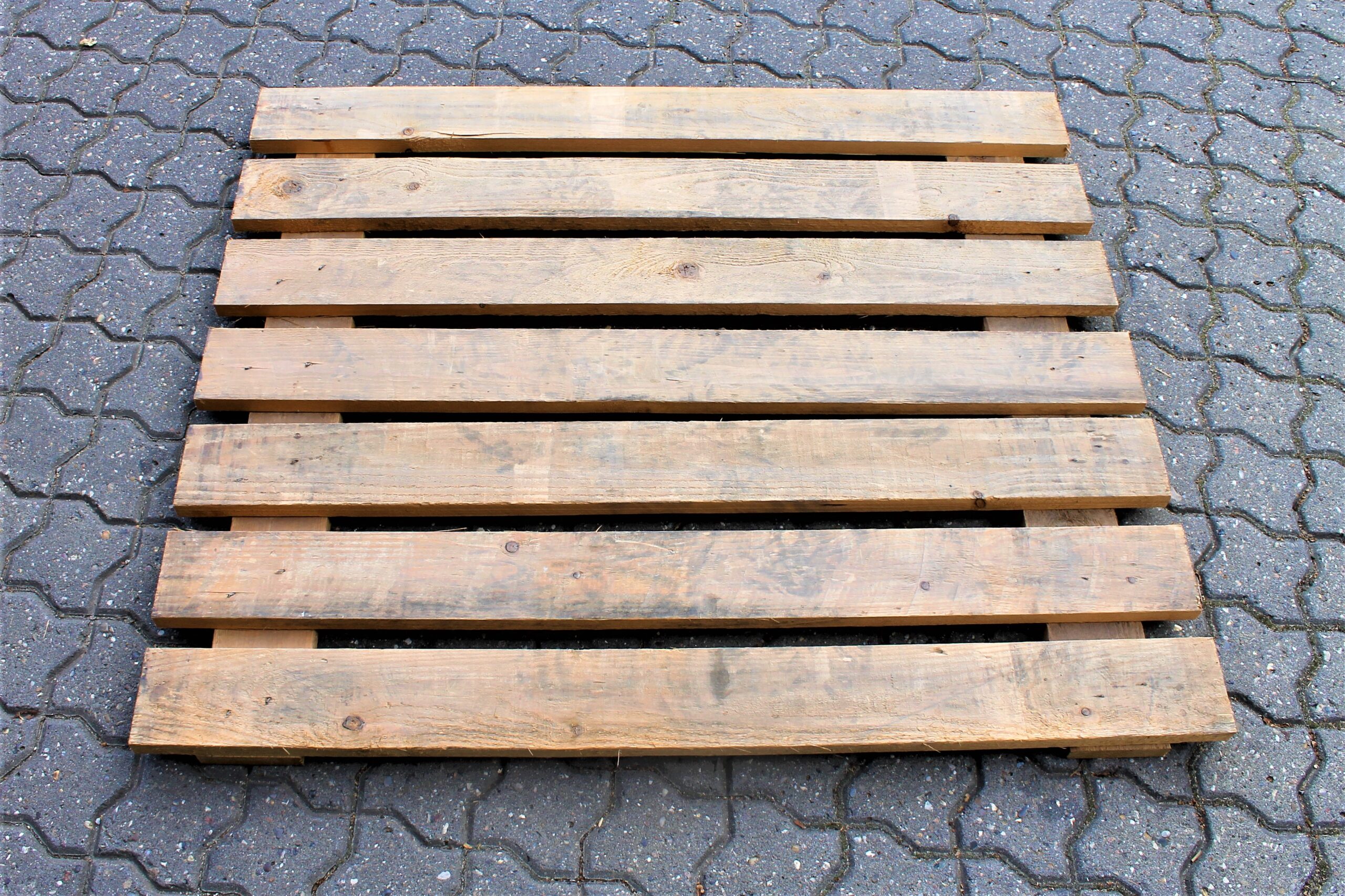 Brugt nedfaldsbeskyttelse i træ på 1060x900mm