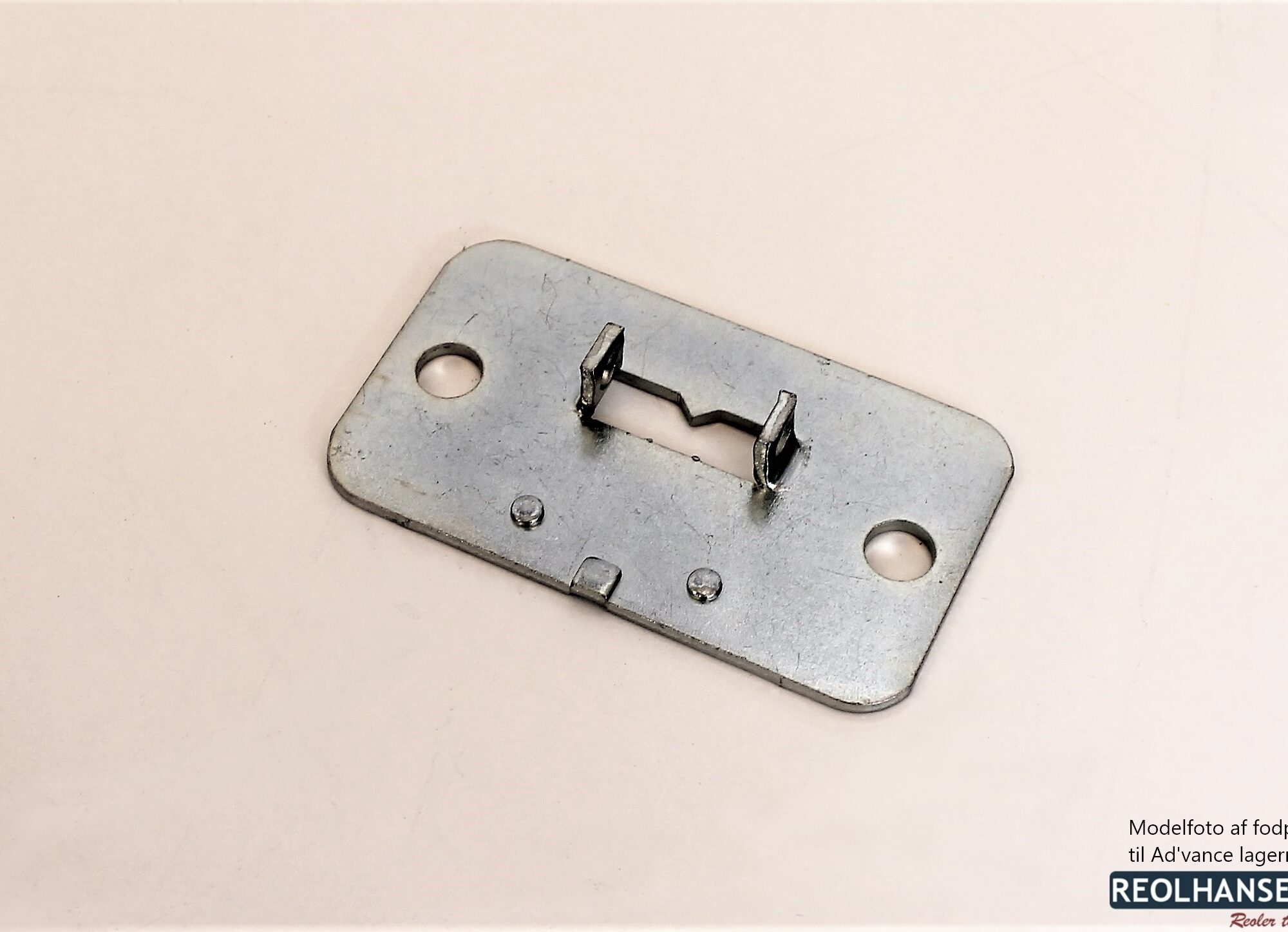 Metalfod på 100x57x3mm til Ad'vance lagerreol
