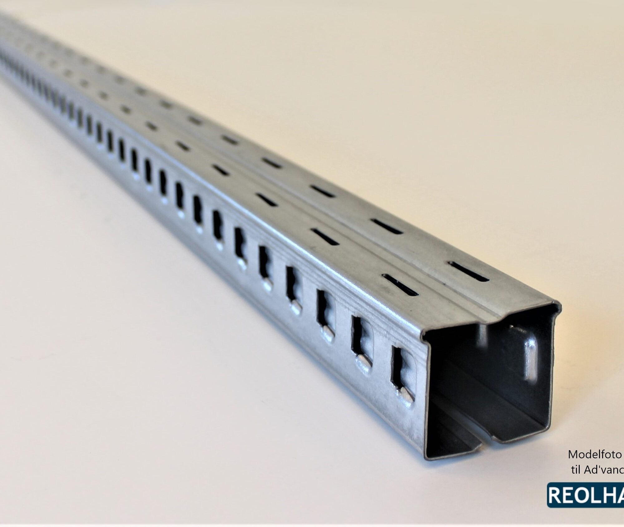 reolstigeben til Ad'vance lagerreol