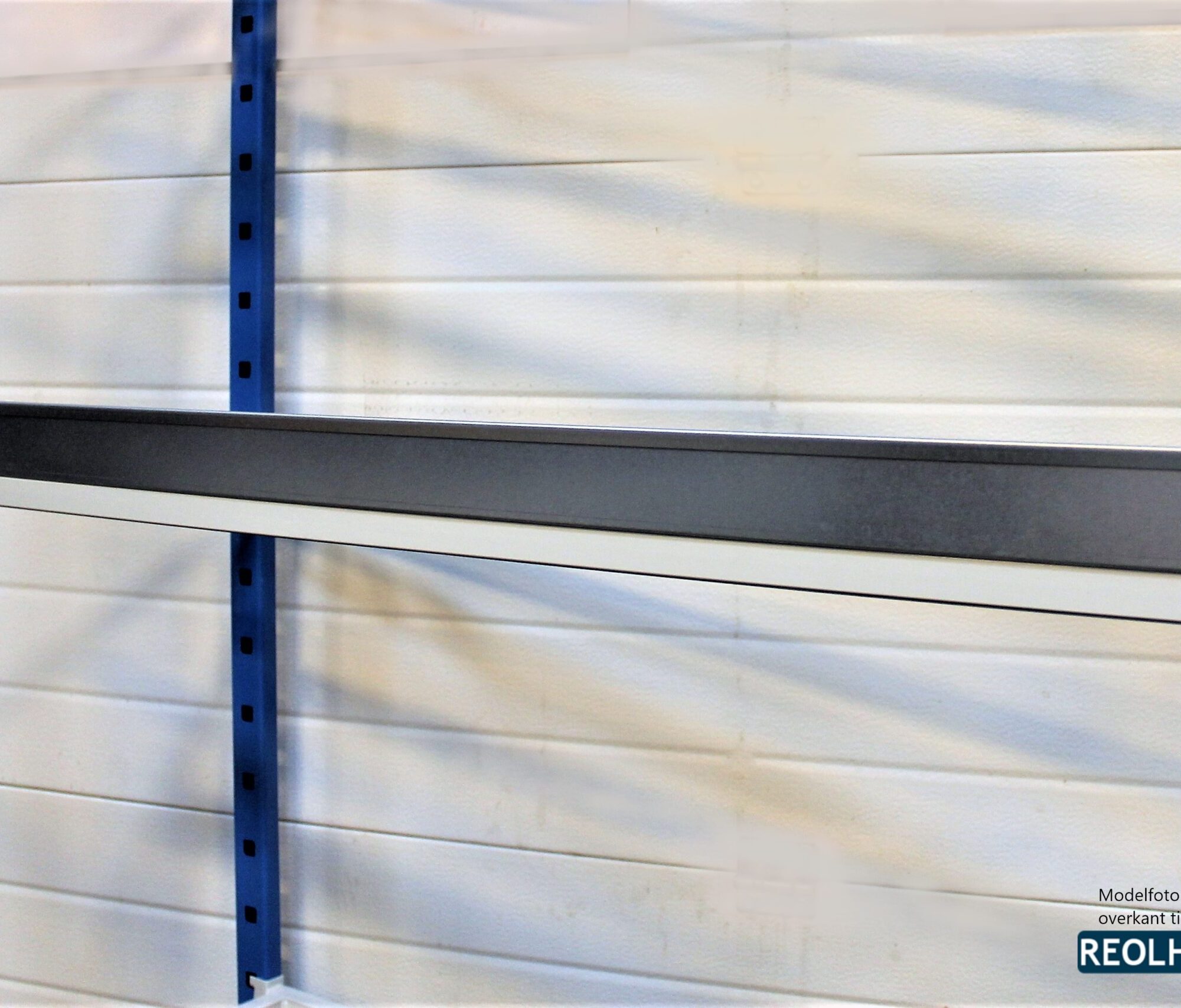 Flip lagerreol med hylde overkant