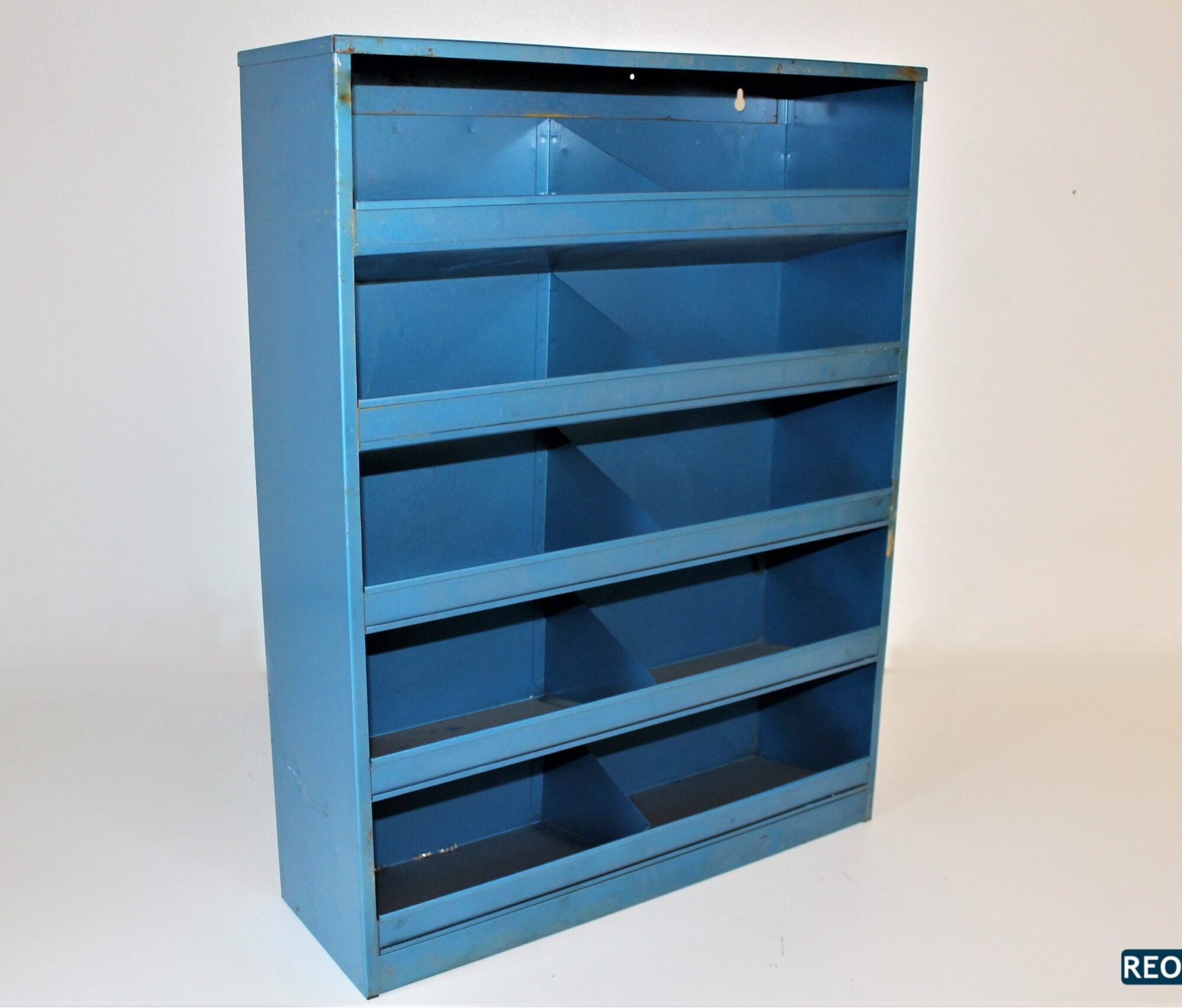 Brugt boltreol med 10 rum