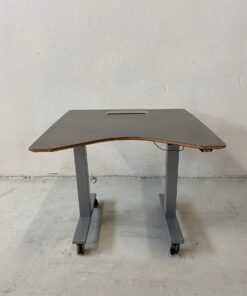 Brugt hæve/sænke bord 90x90cm