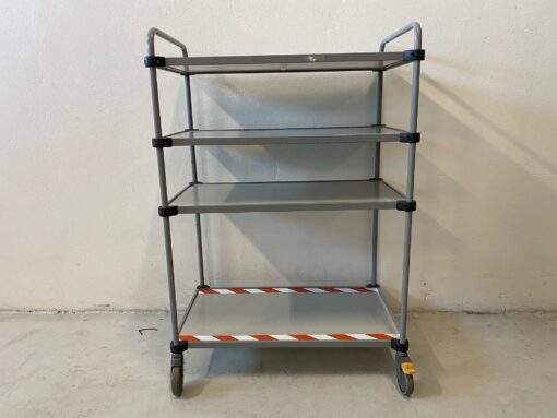 Brugt reol med 4 hylder -150x103x56cm
