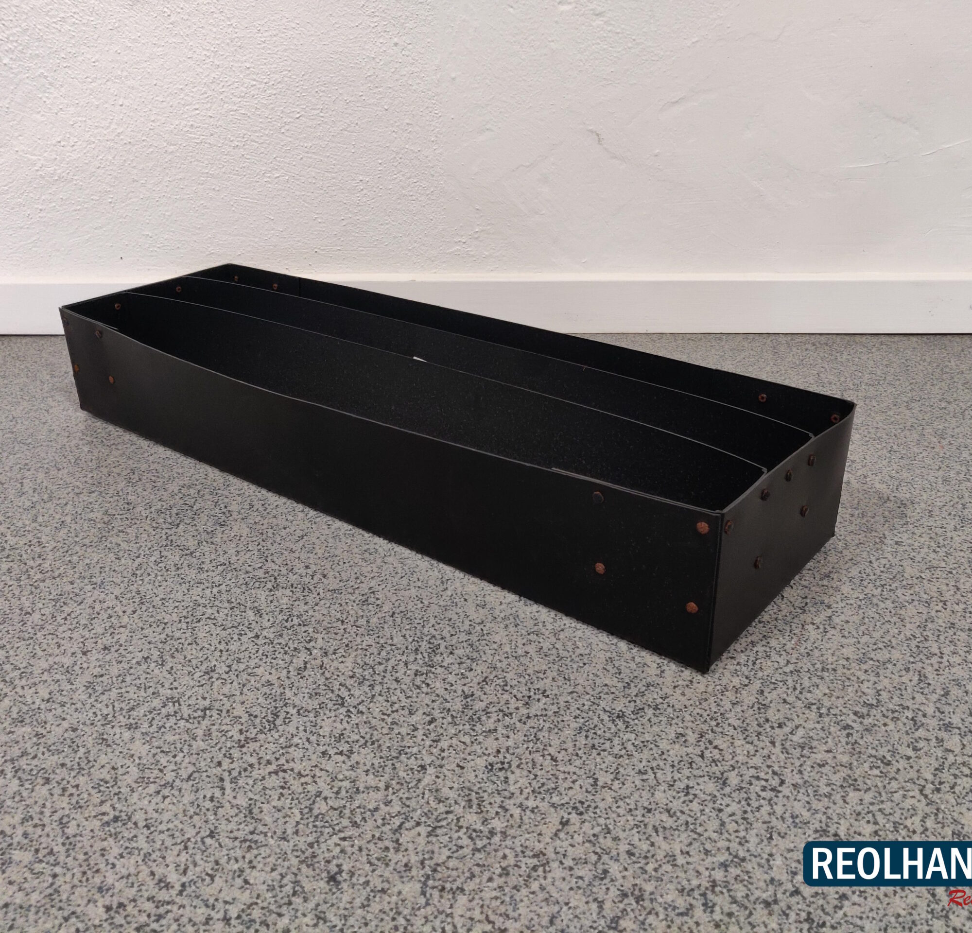 Fiberkasse m. 3 smalle rum