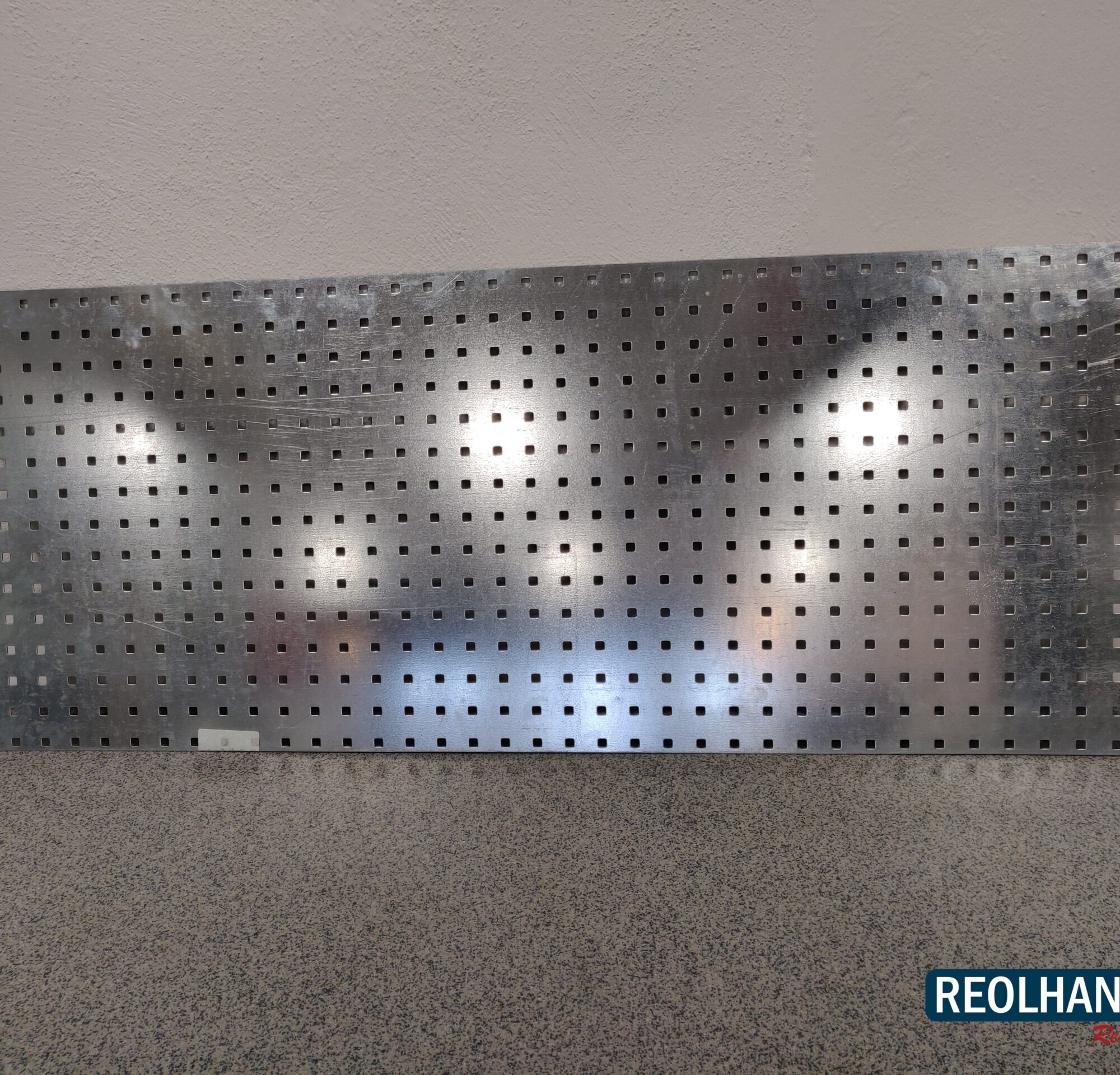 Perforeret stålplade