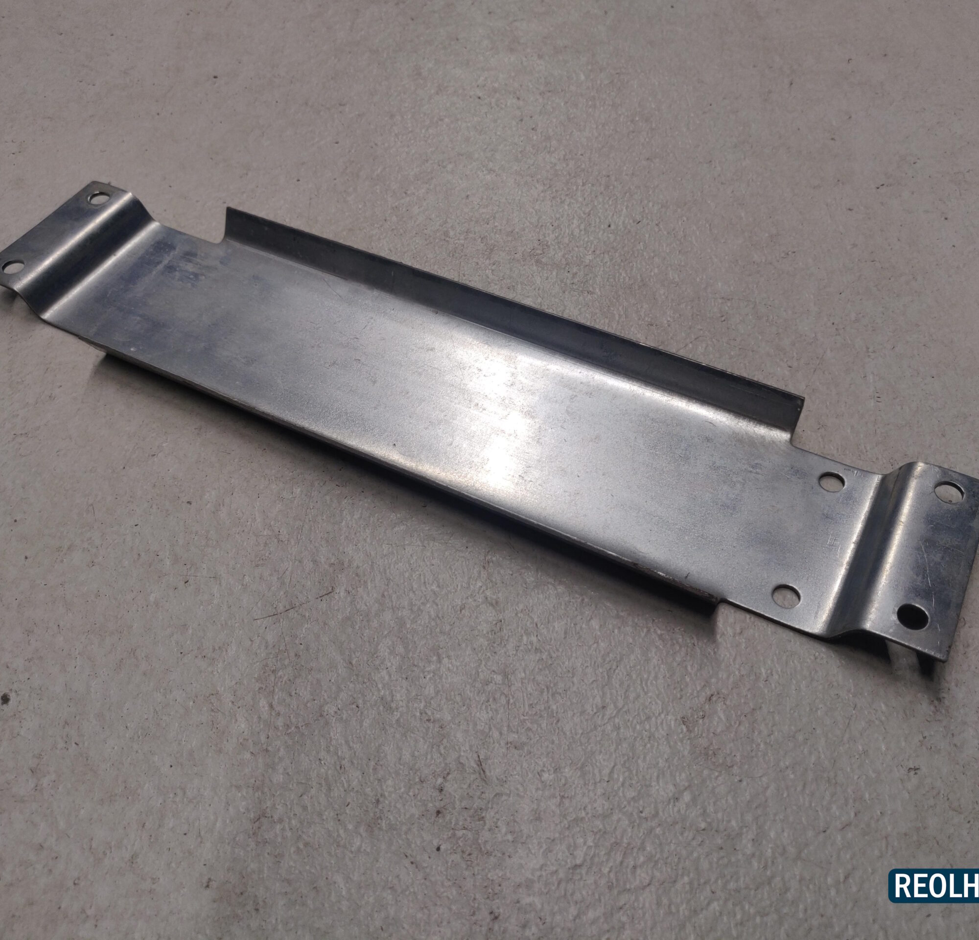 Esmena afstandsstykke 250 med bg