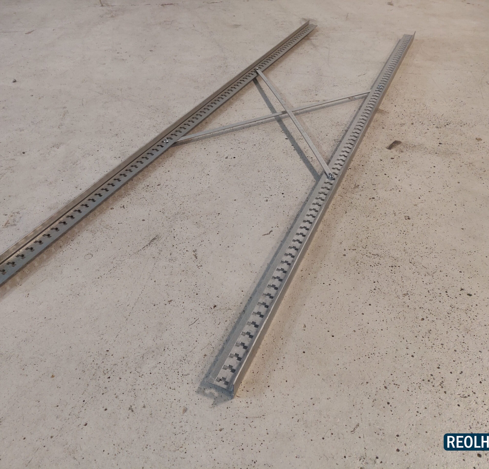 erfa reolstige med baggrund